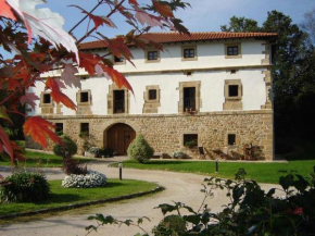 Отель Casona de San Pantaleón de Aras  Сан Мигель Де Арас